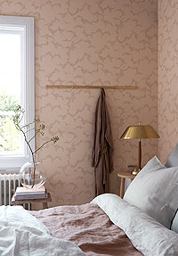 Raumbild Schlafzimmer - Tapeten Idee rosa Muster Molntuss Bedroom aus Berlin Deutschland