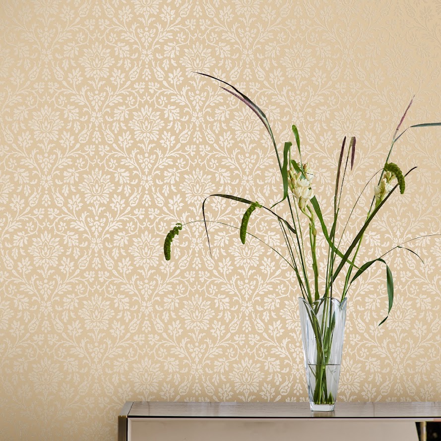 Laura Ashley Stil Tapete aus England mit Blumen im Wohnzimmer